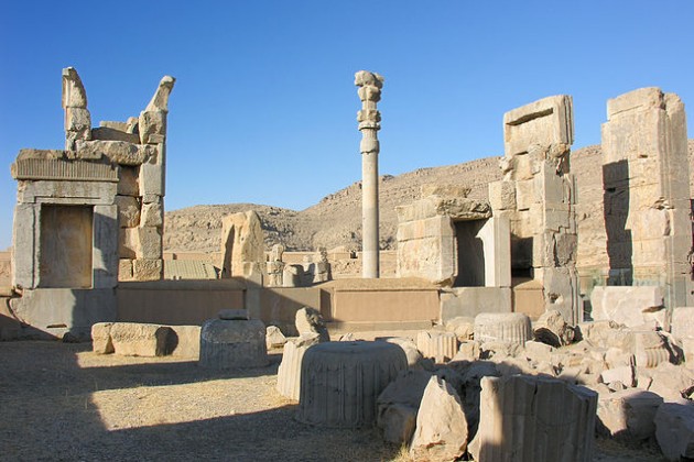 640px-Persepolis_24.11.2009_11-26-32