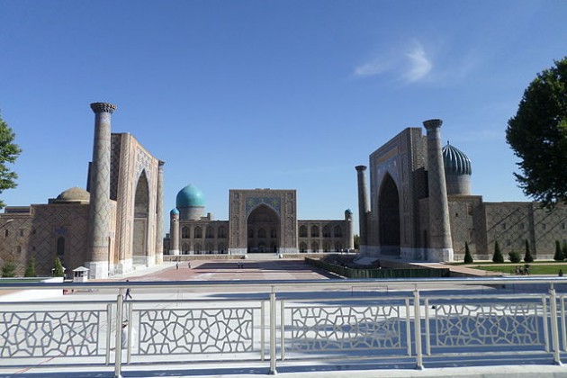 Registan_square2014